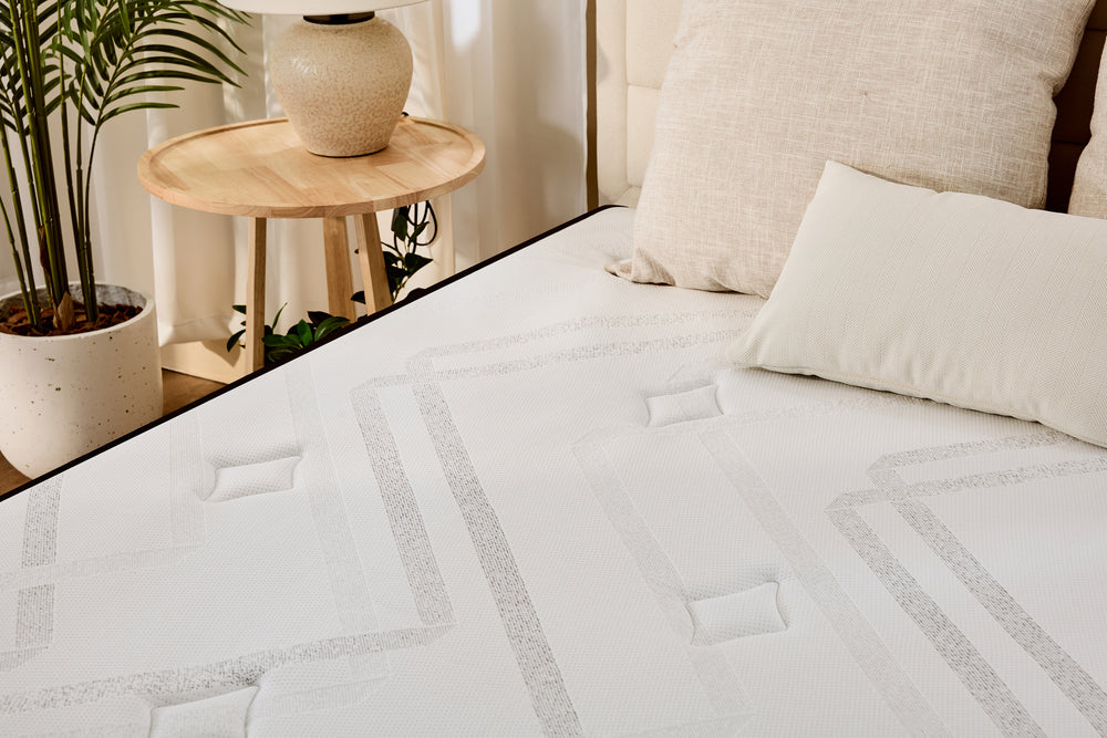 DreamCraft™ 12" Full Hybrid Mattress in a Box